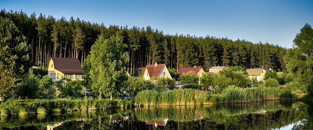 image of houses on a river